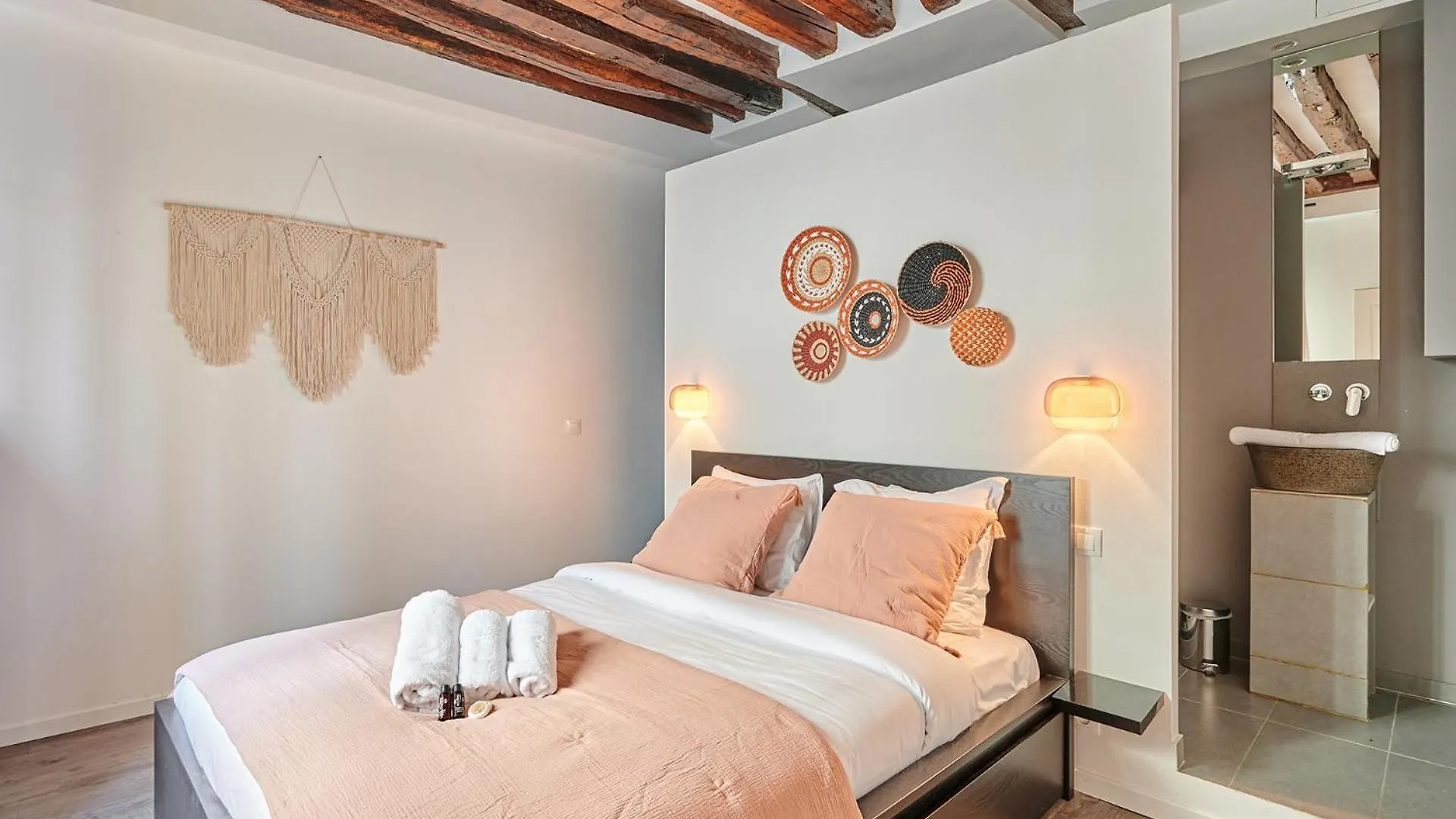 Apartment Center Of Paris By Studio Prestige 0*,  France