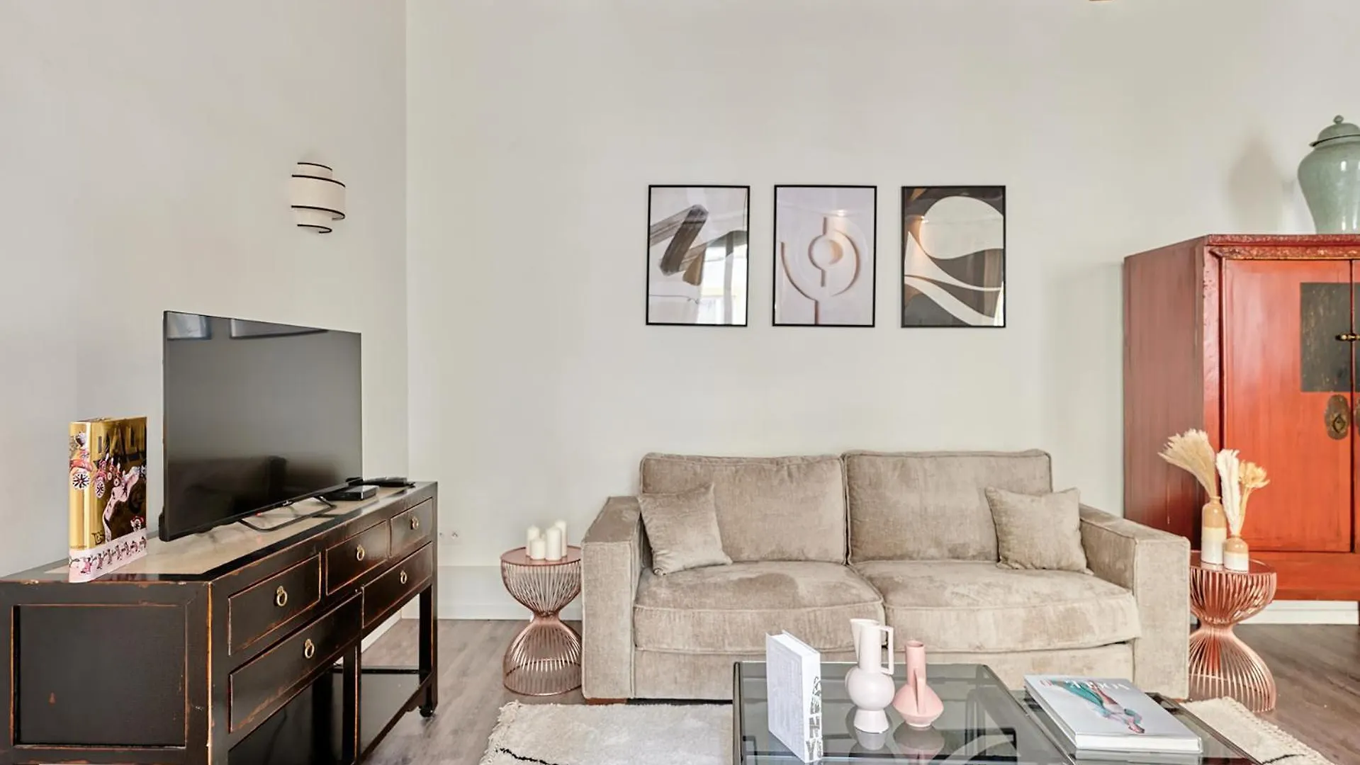 Apartment Center Of Paris By Studio Prestige