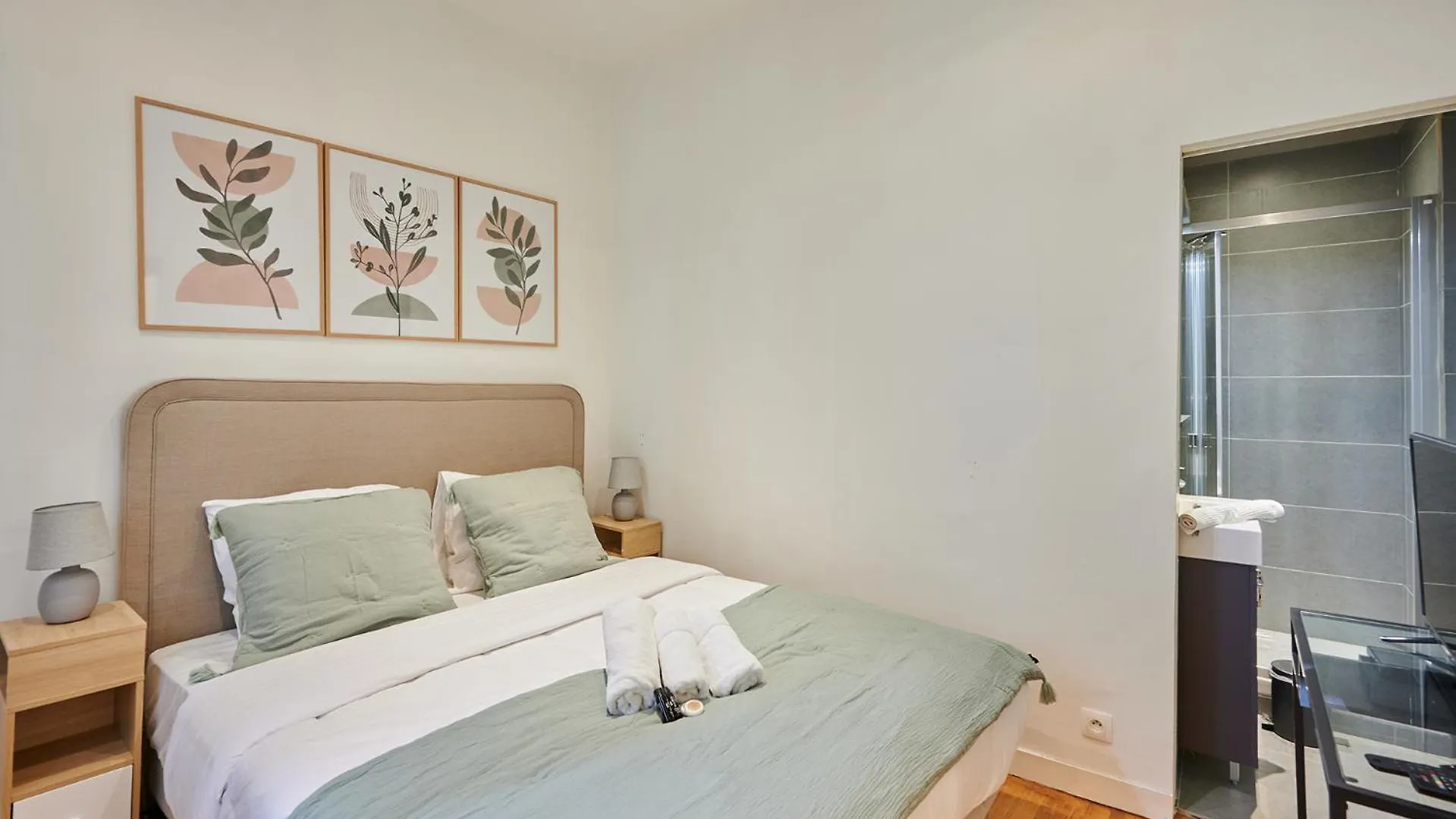 Apartment Center Of Paris By Studio Prestige France